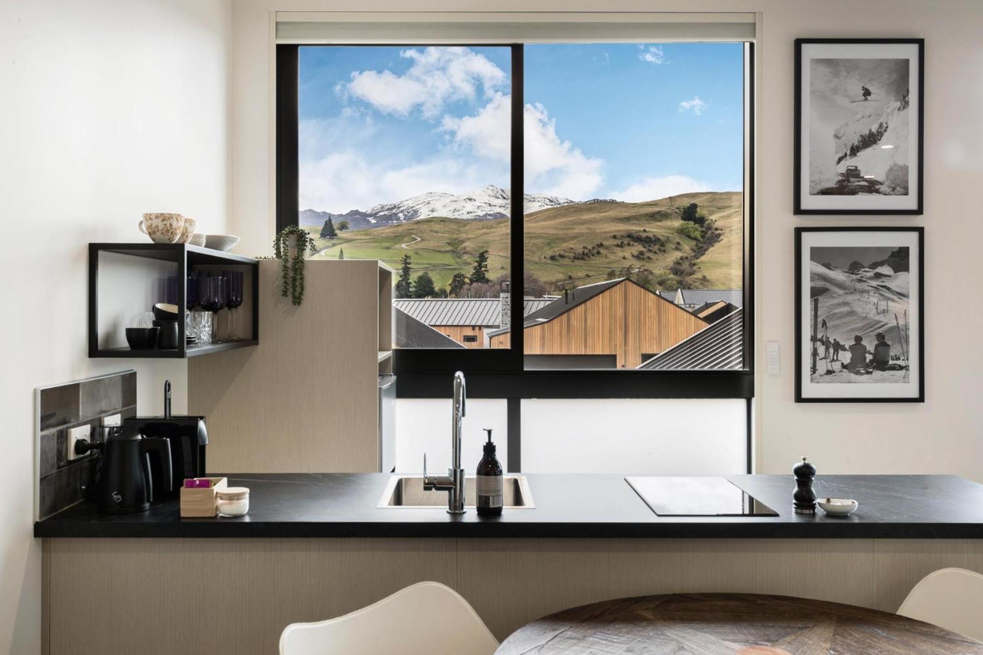 12Th Avenue Suites Κουίνσταουν Εξωτερικό φωτογραφία