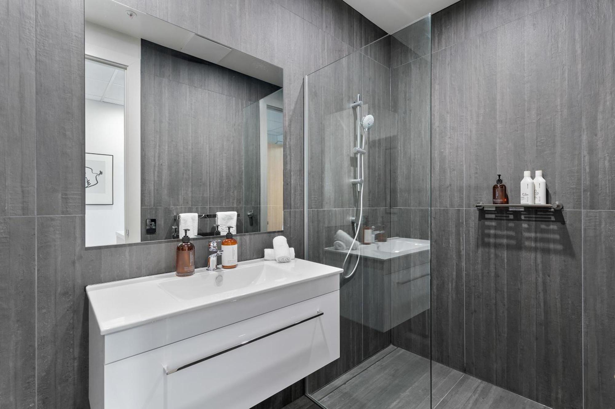 12Th Avenue Suites Κουίνσταουν Εξωτερικό φωτογραφία