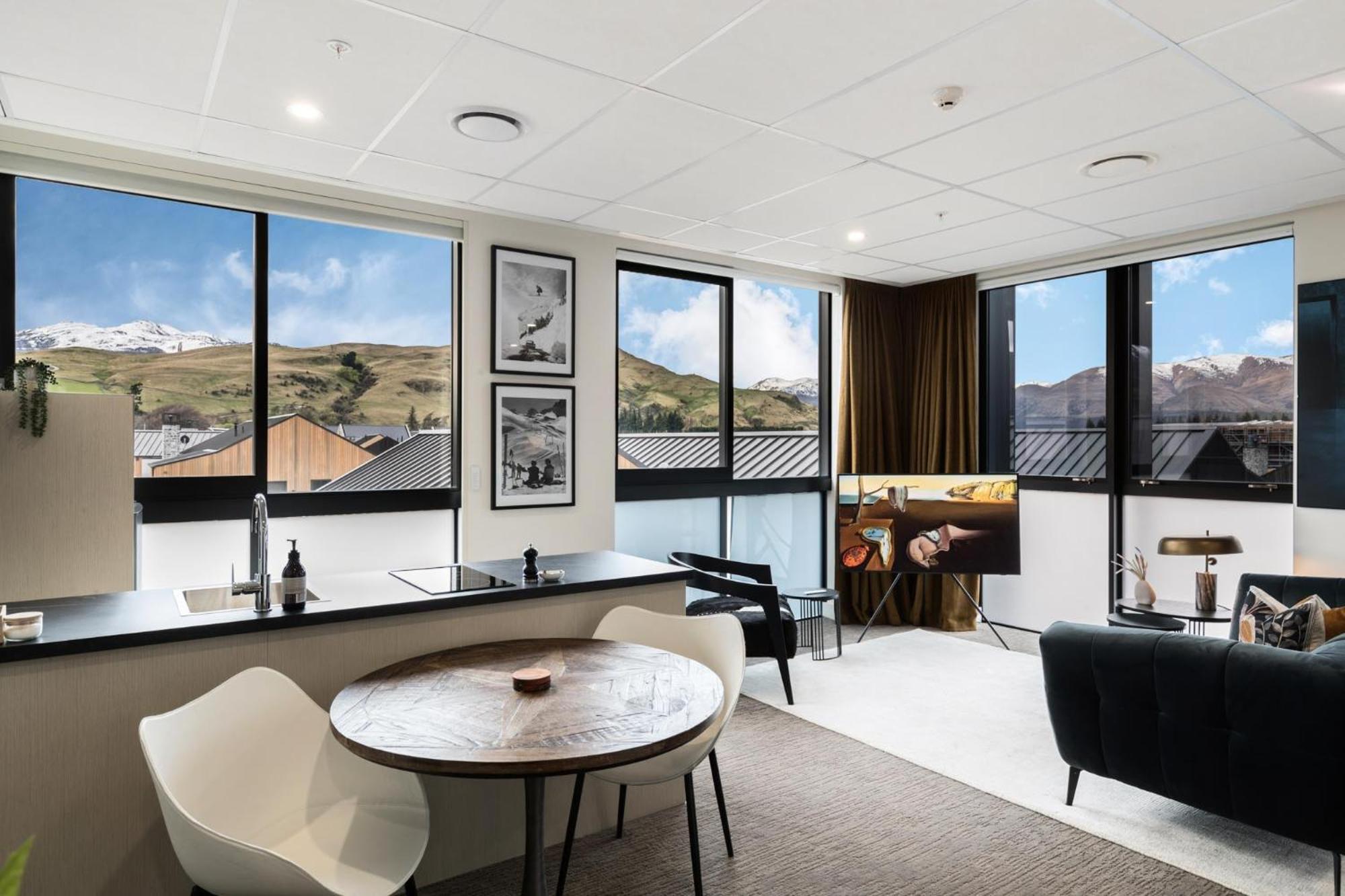 12Th Avenue Suites Κουίνσταουν Εξωτερικό φωτογραφία