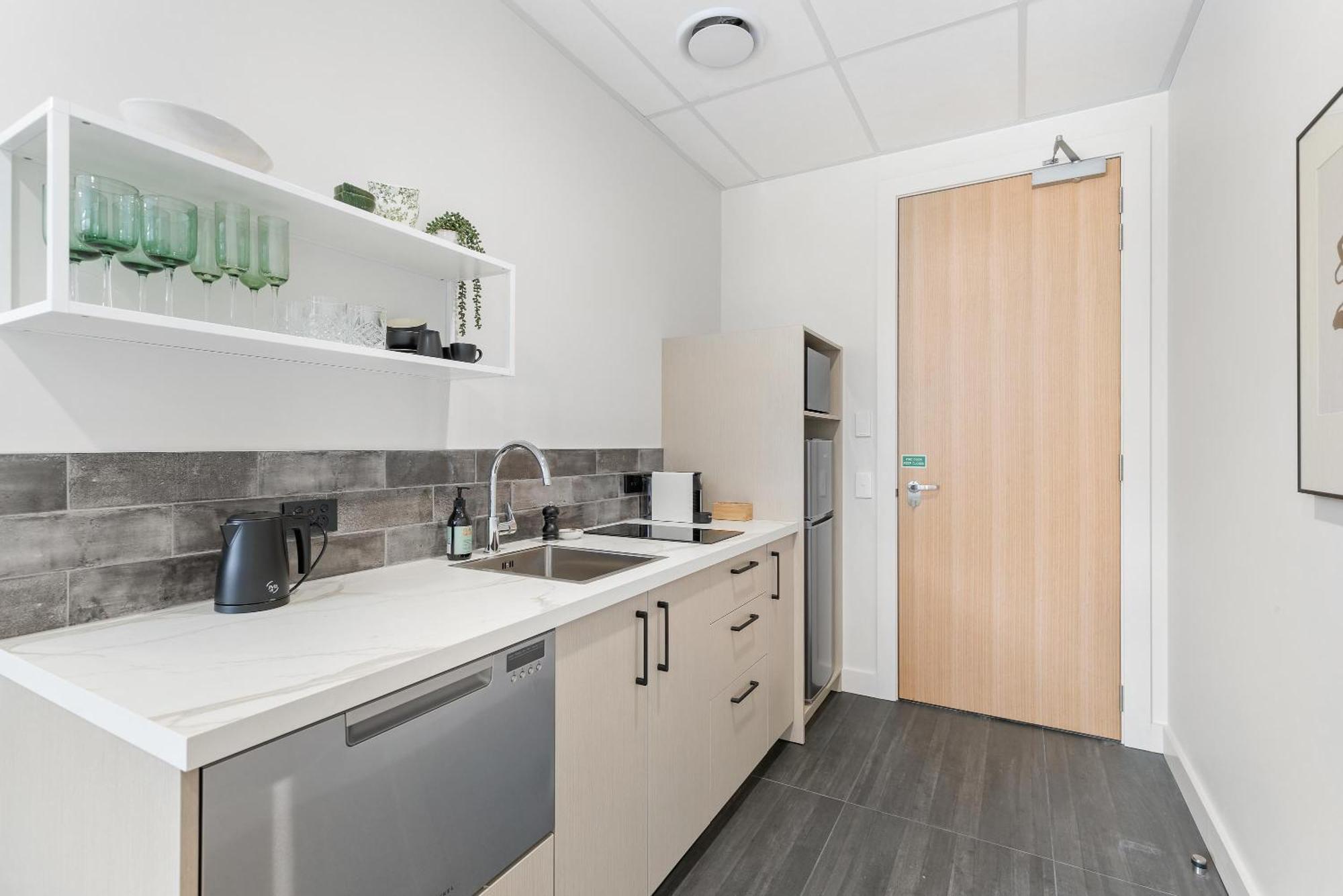 12Th Avenue Suites Κουίνσταουν Εξωτερικό φωτογραφία