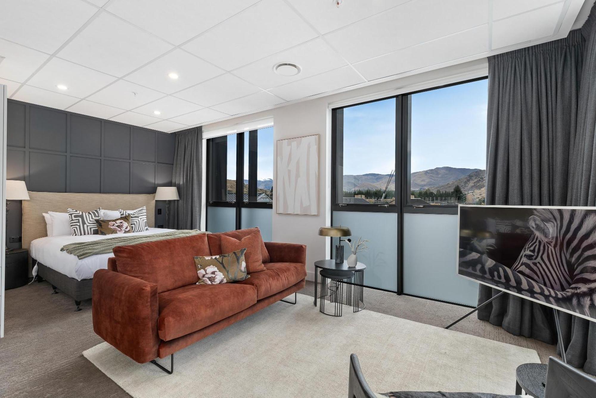 12Th Avenue Suites Κουίνσταουν Εξωτερικό φωτογραφία