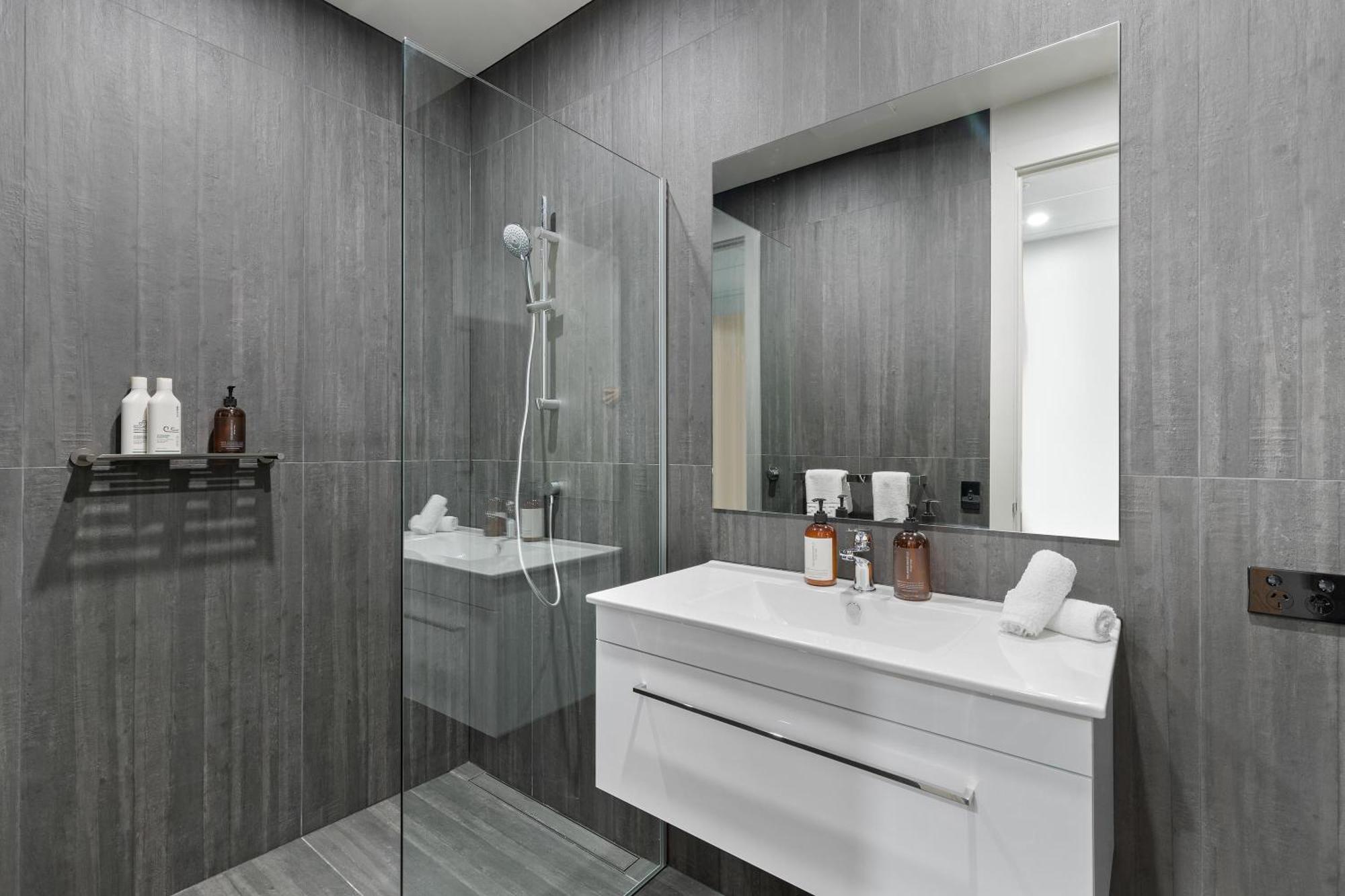 12Th Avenue Suites Κουίνσταουν Εξωτερικό φωτογραφία
